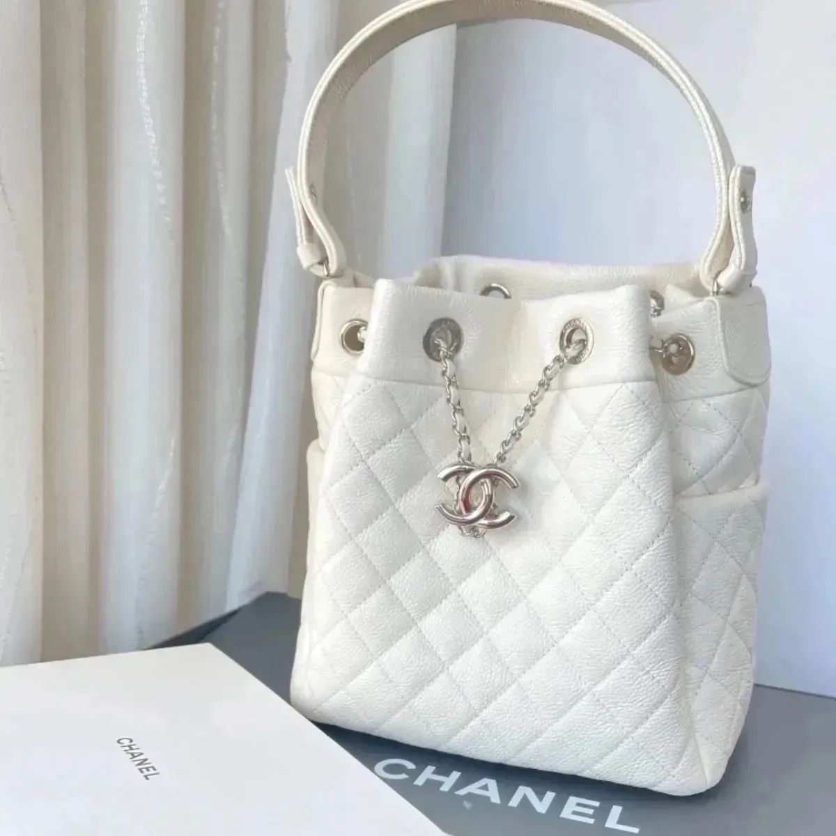 CHANEL】シャネル マトラッセ 巾着型 2WAYハンドバッグ BRACERA メルカリ