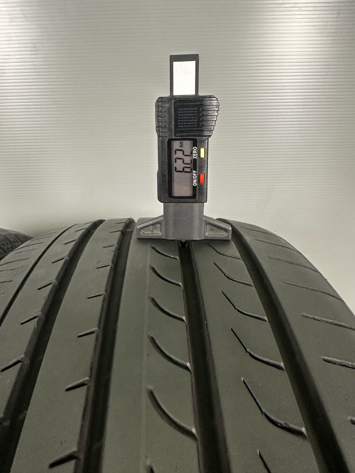 225/45R18 2本セット ヨコハマ RV02【屋内保管】 225/45R18 2本セット