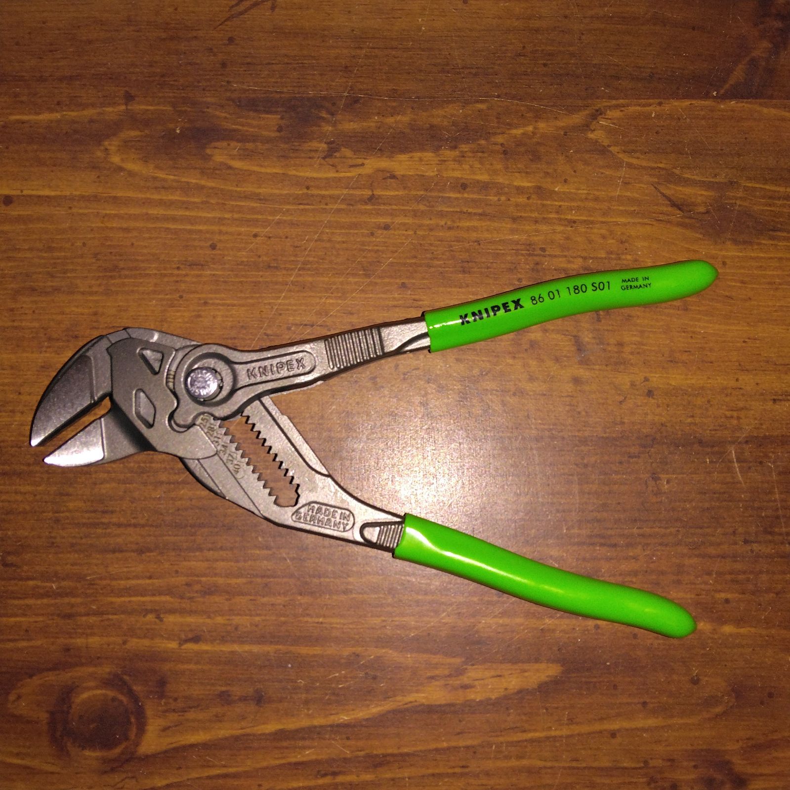 数量 弊社在庫１点のみ KNIPEX クニペックス 86 01 180 S01 プライヤーレンチ グリーンGRIP