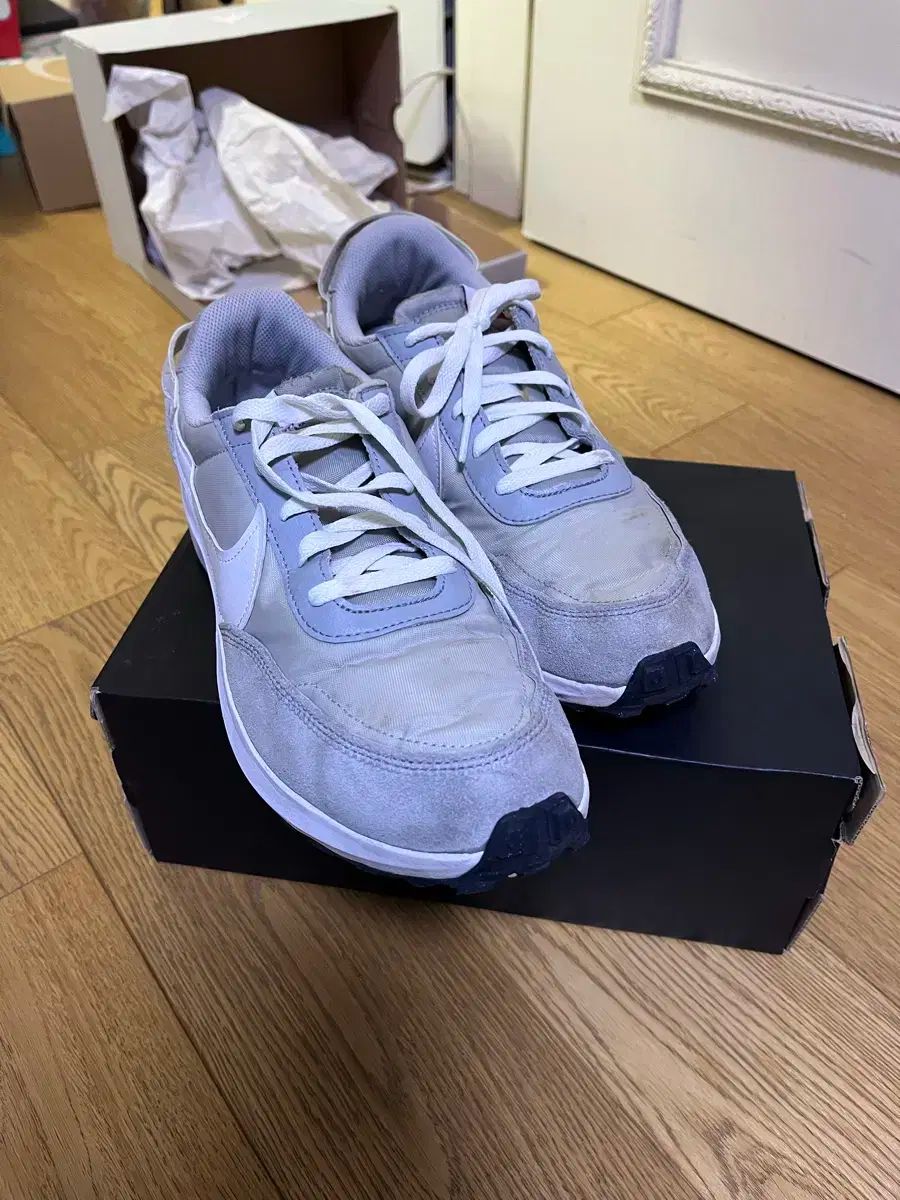 【雷市場（ポンジャン）商品韓国直送】 NIKE(ナイキ) ワッフル グレー 285