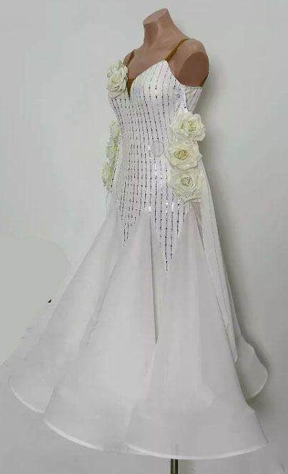 新品未使用社交ダンスドレス ラテンドレス 薔薇 モダンダンス
