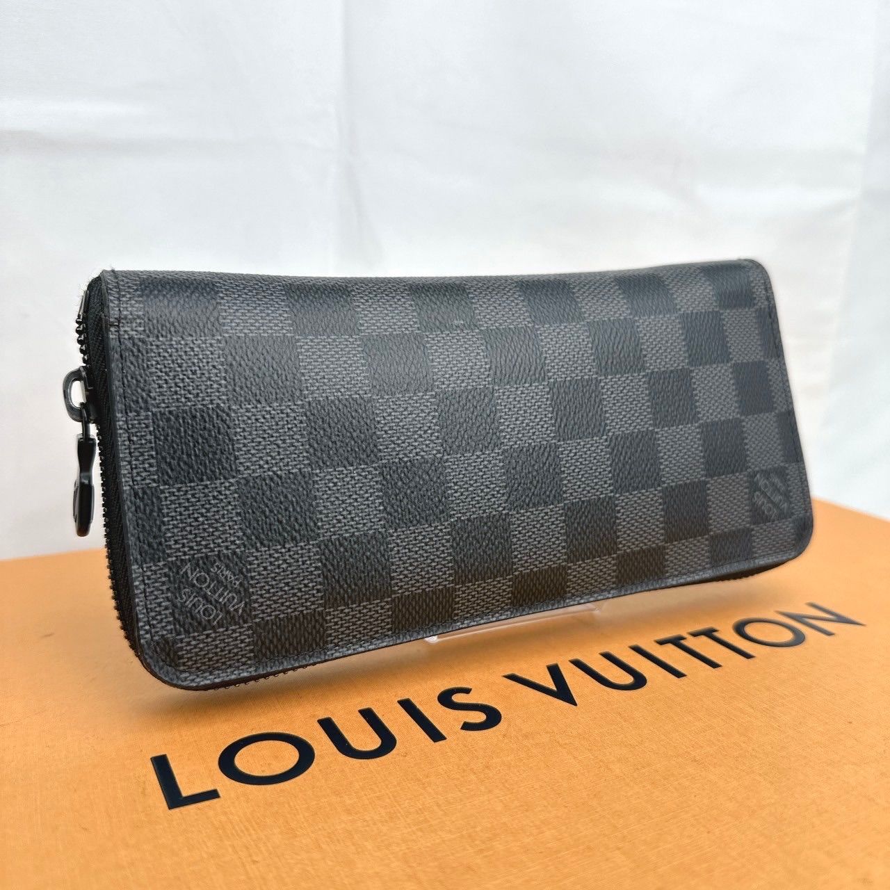 ルイヴィトン 長財布 ダミエ グラフィット ユーティリティ ヴェルティカル LOUIS VUITTON（ルイ・ヴィトン） ダミエ グラフィット 長財布