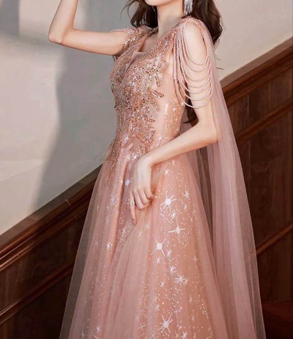 小花柄のデザインが煌びやかで可愛いオフショルイブニングドレス 小花柄のデザインが煌びやかで可愛いオフショルイブニングドレス