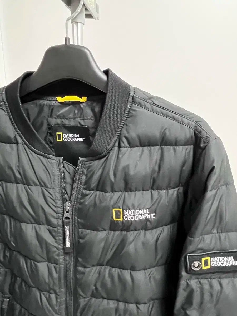 National Geographic ナショナルジオグラフィック 軽量 ダウン 160 サイズ