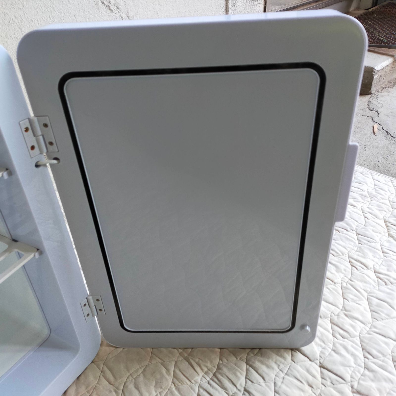 ペルチェ式 保冷保温対応