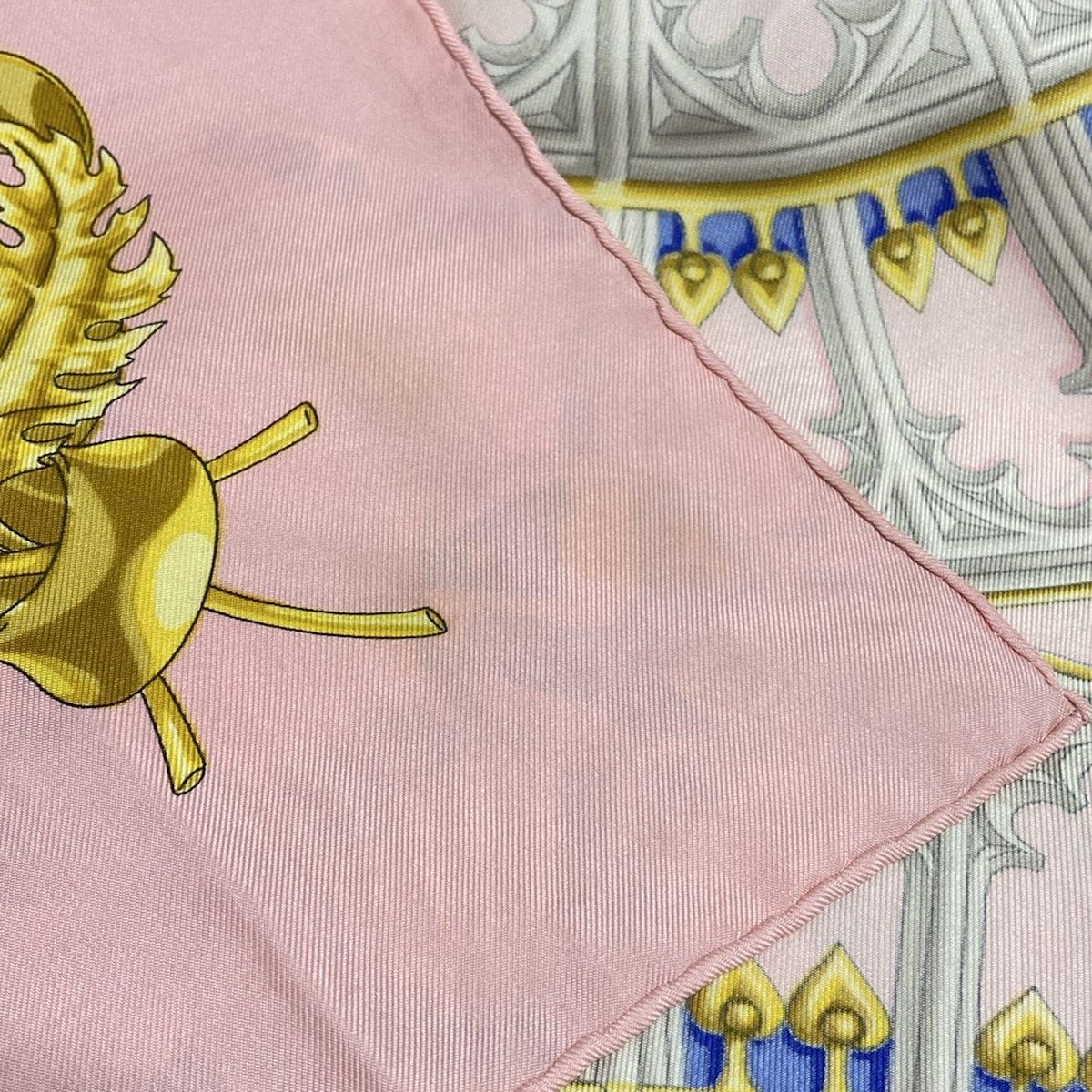 HERMES(エルメス) スカーフ カレ90 ピンク×ゴールド×マルチ
