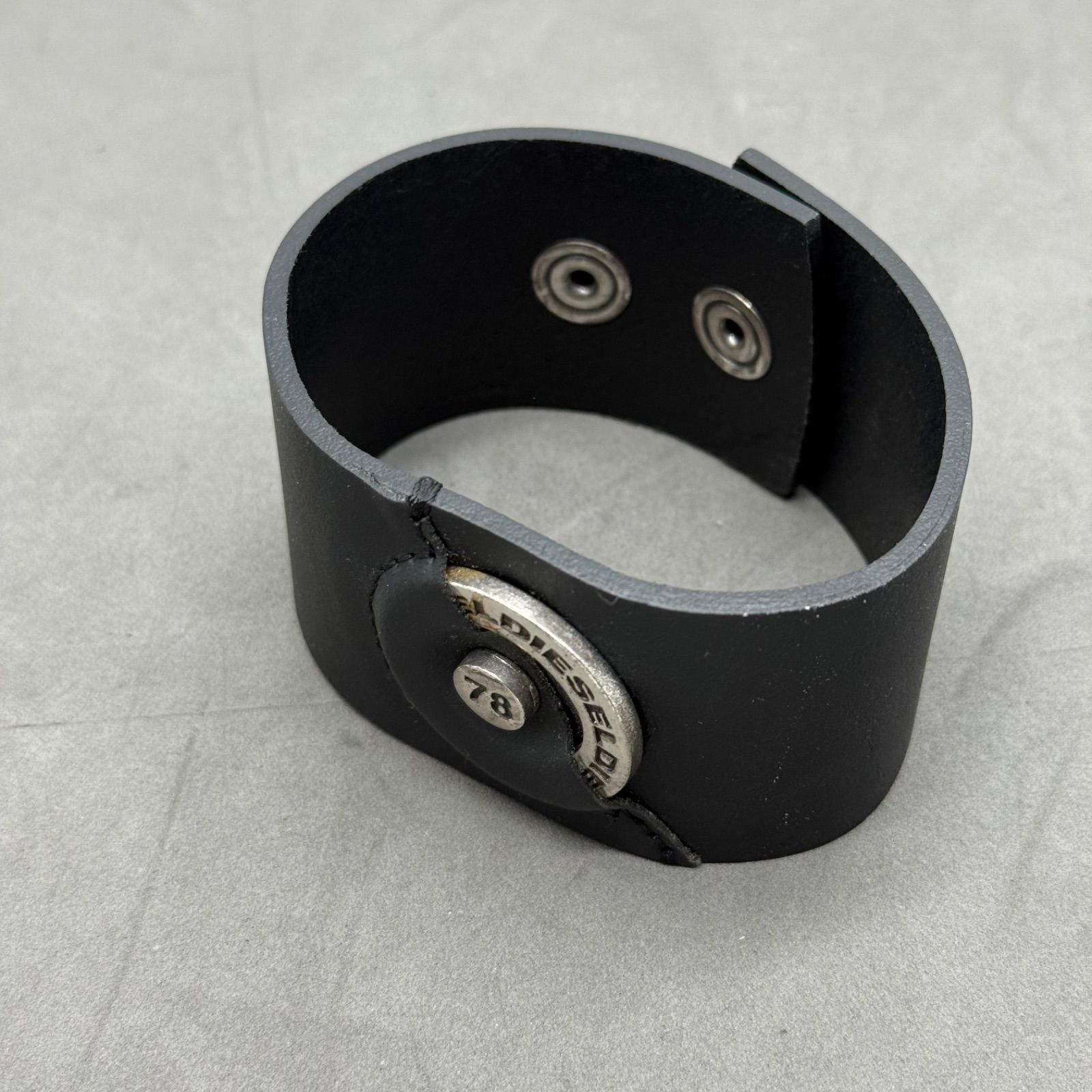 希少稀な DIESEL レザーブレスレット ディーゼル bracelet leather black アクセサリー