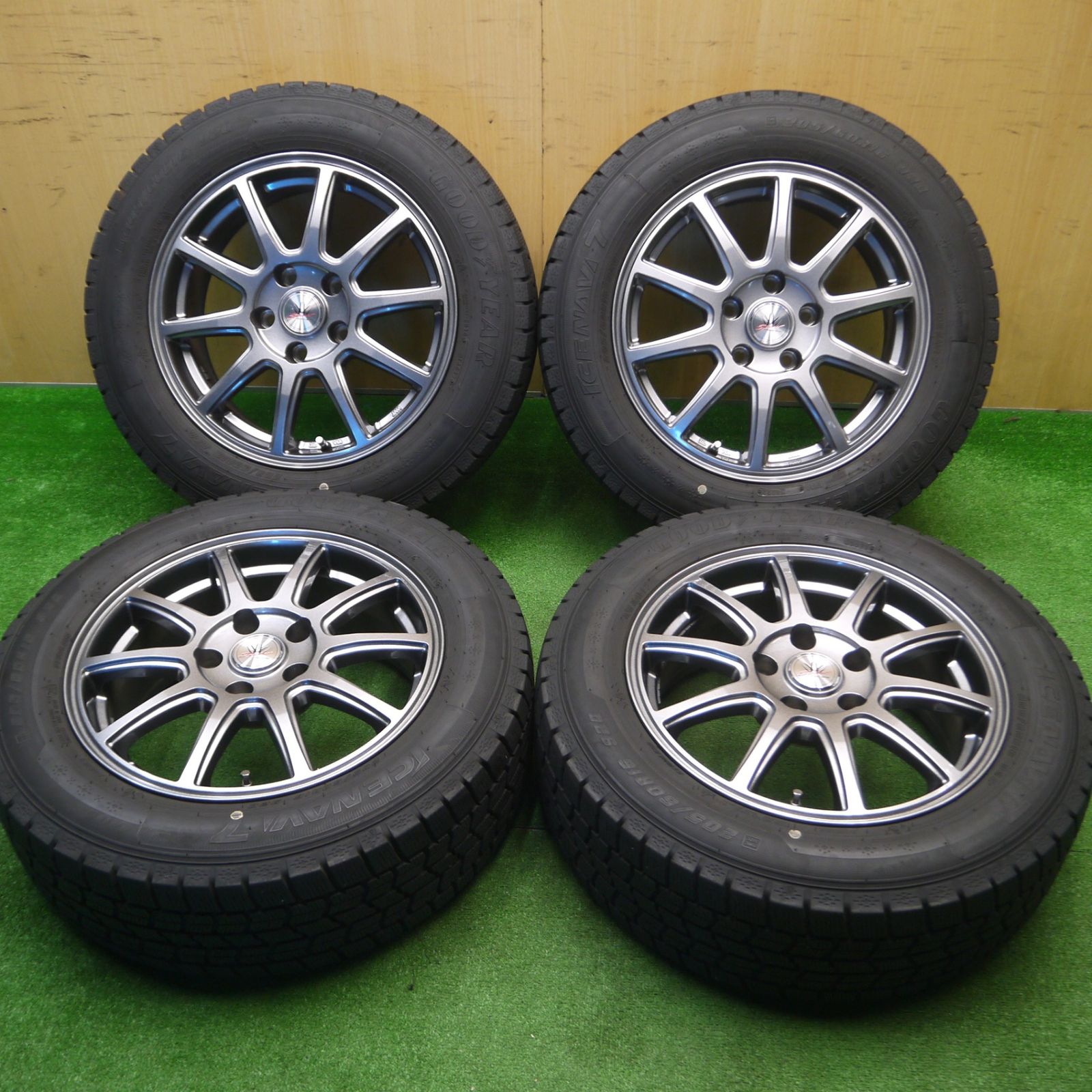 [送料無料] バリ溝！22年！キレイ！9.5分LOXARNY SPORT 205/60R16 スタッドレス グッドイヤー アイスナビ7 ロクサーニ 16インチ PCD114.3/5H4111807Hス