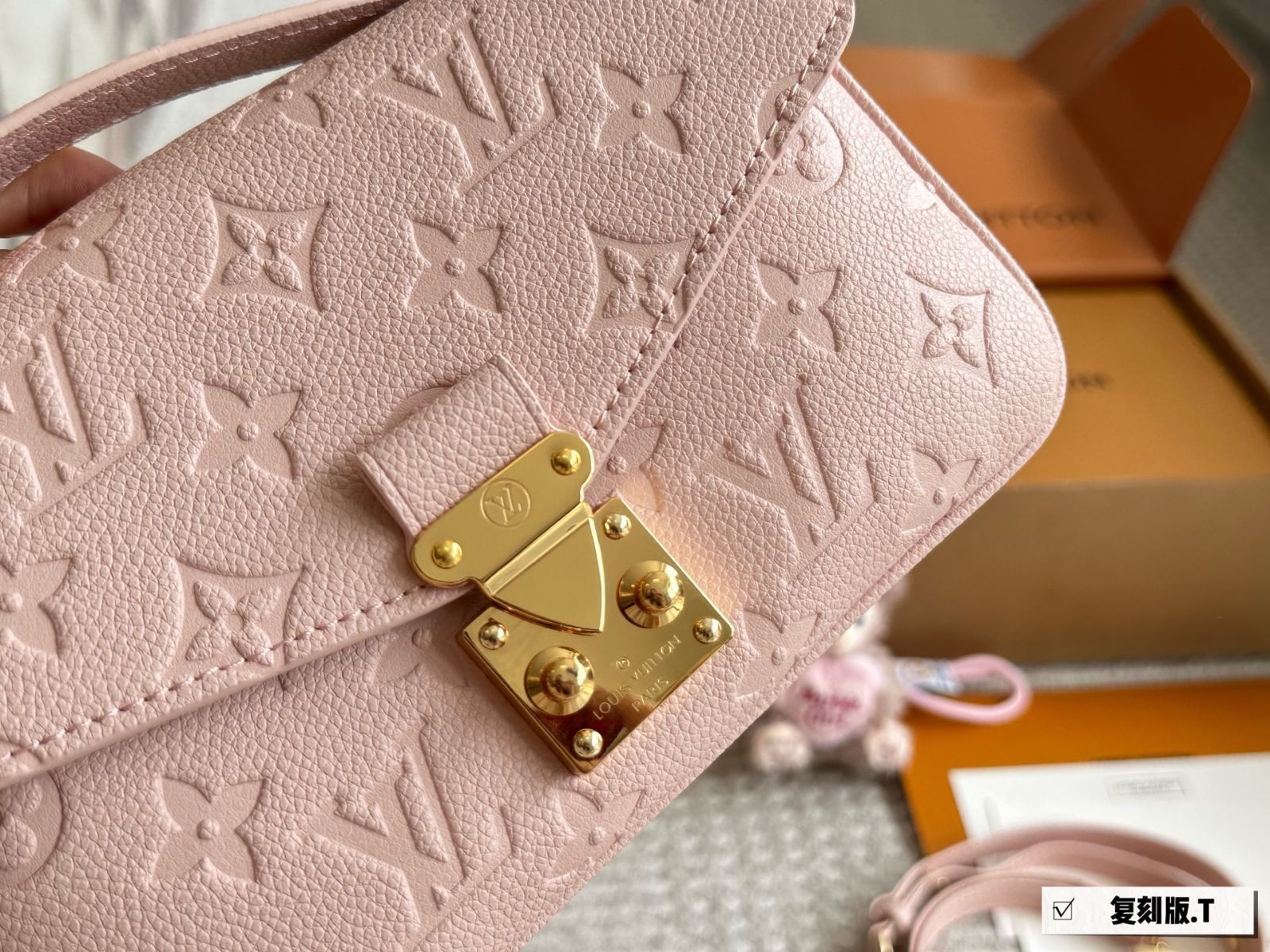 今日 L Brand New Metis ミニメールバッグ サクラピンク