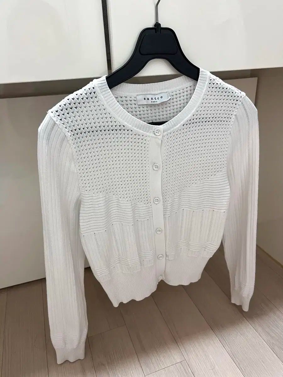 新品 タグ付き SANDROサンドロ ニット ノースリーブ ホワイト 韓国　白 A03972EW00250_thumb.jpg