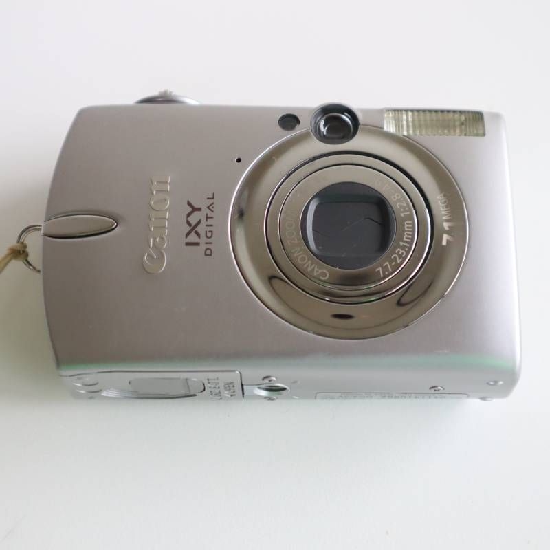 カメラ Canon IXY 710万画素 コンパクトデジタルカメラ
