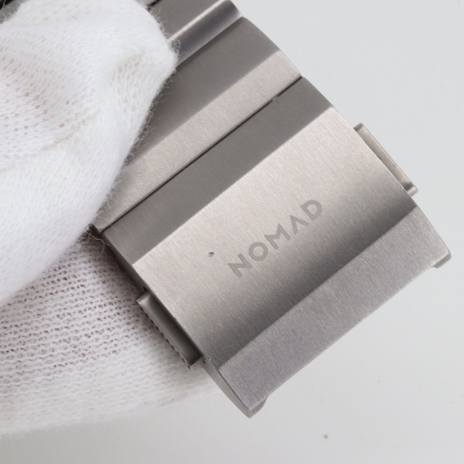 チタニウム バンド