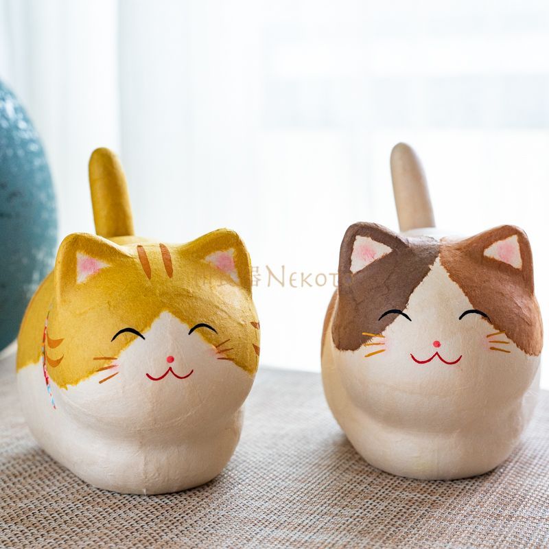 単品1点/日本製　ゆらゆらソーラーちぎり和紙座り猫/三毛猫 海外土産 開店祝い 縁起物 お正月 お正月飾り 迎春 開運 金運 ねこ 龍虎堂