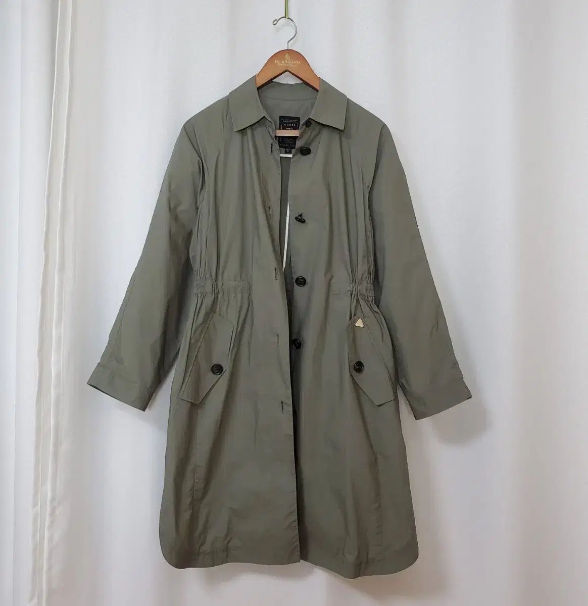 GUESS ゲス