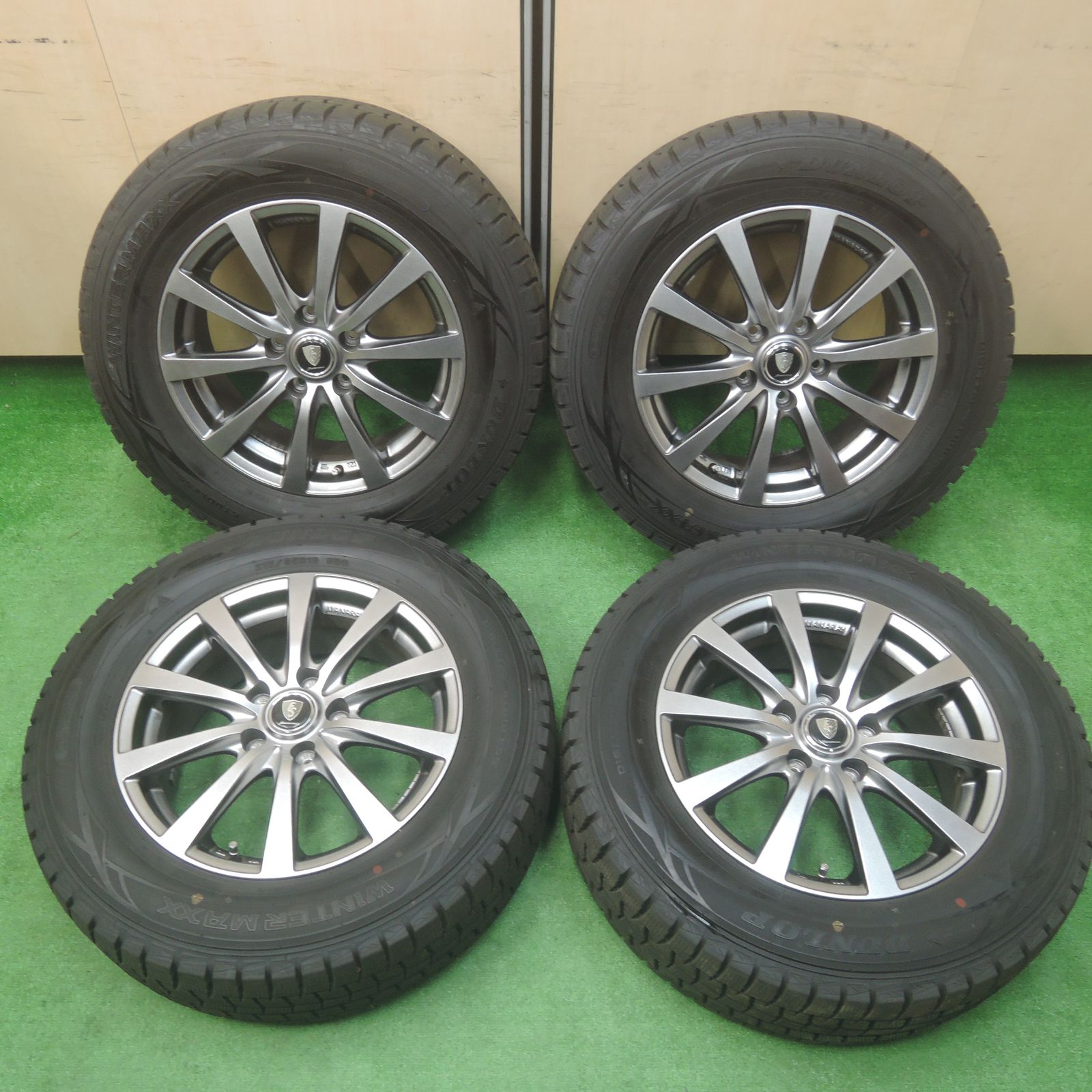 *送料無料*バリ溝！キレイ！9.5分スタッドレス 215/65R16 ダンロップ ウインターマックス WM01 MANARAY SPORT マナレイ 16インチ PCD114.3/5H3112808SYス