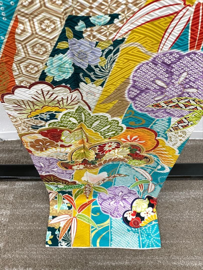 振袖 豪華 刺繍 金駒 金彩 紋意匠 身丈171cm - メルカリ