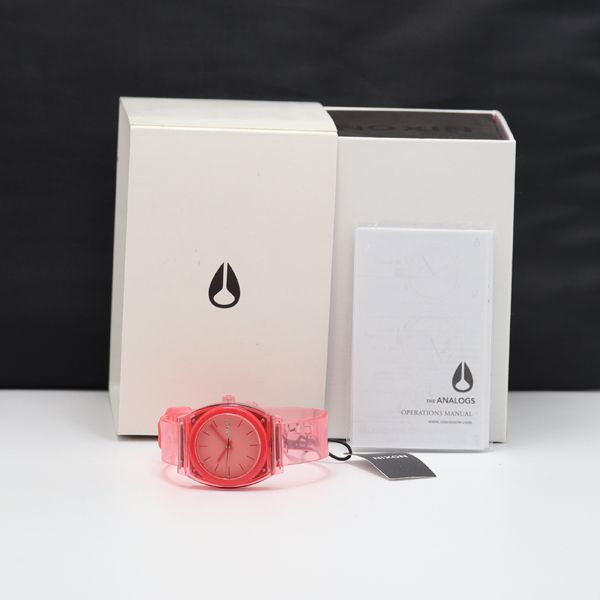 箱付 稼働 未使用 定価約￥10,500 ニクソン QZ A1215685 ミディアム