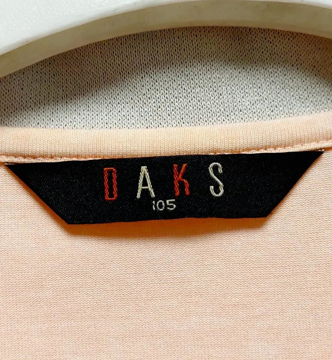 T シャツ
