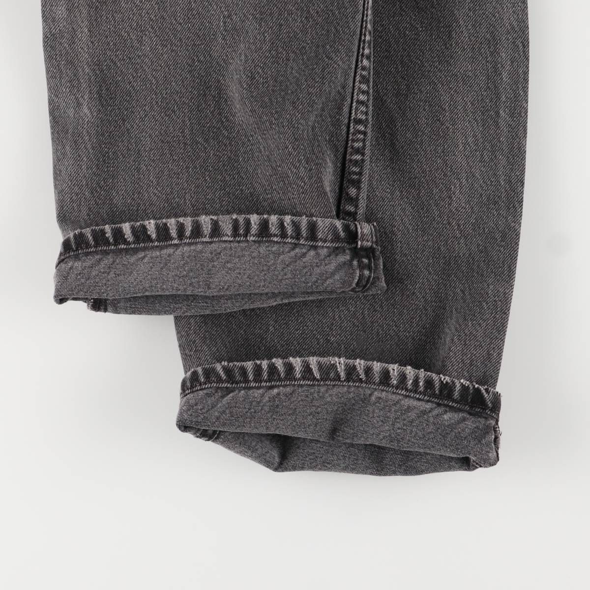 テーパードデニムパンツ