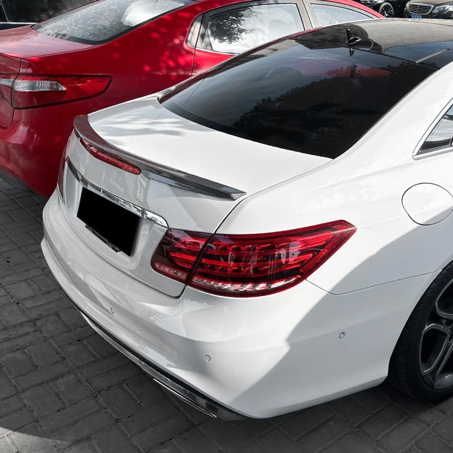 スポーティ全開♪ メルセデス ベンツ カーボン ルック トランク リア スポイラー C207 E250 E350 E400 E550 Eクラス クーペ b12069