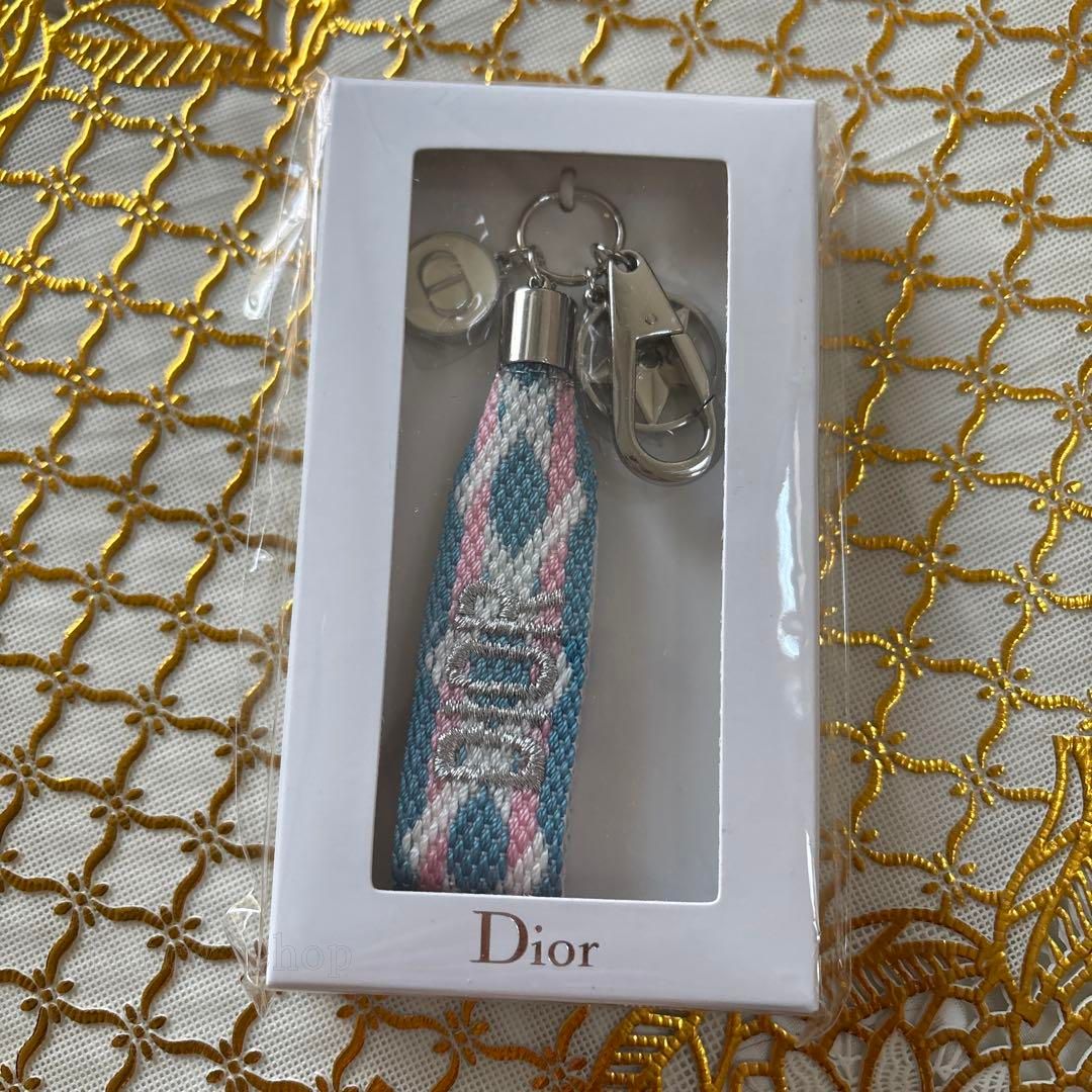 Dior ディオール ノベルティ キーホルダー 希少 - メルカリ