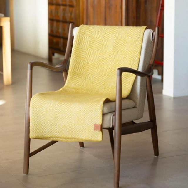 [未使用品]KLIPPAN/クリッパン スロー グースアイ.イエロー KLIPPAN/クリッパン リサイクルウールスロー グースアイ MIDI