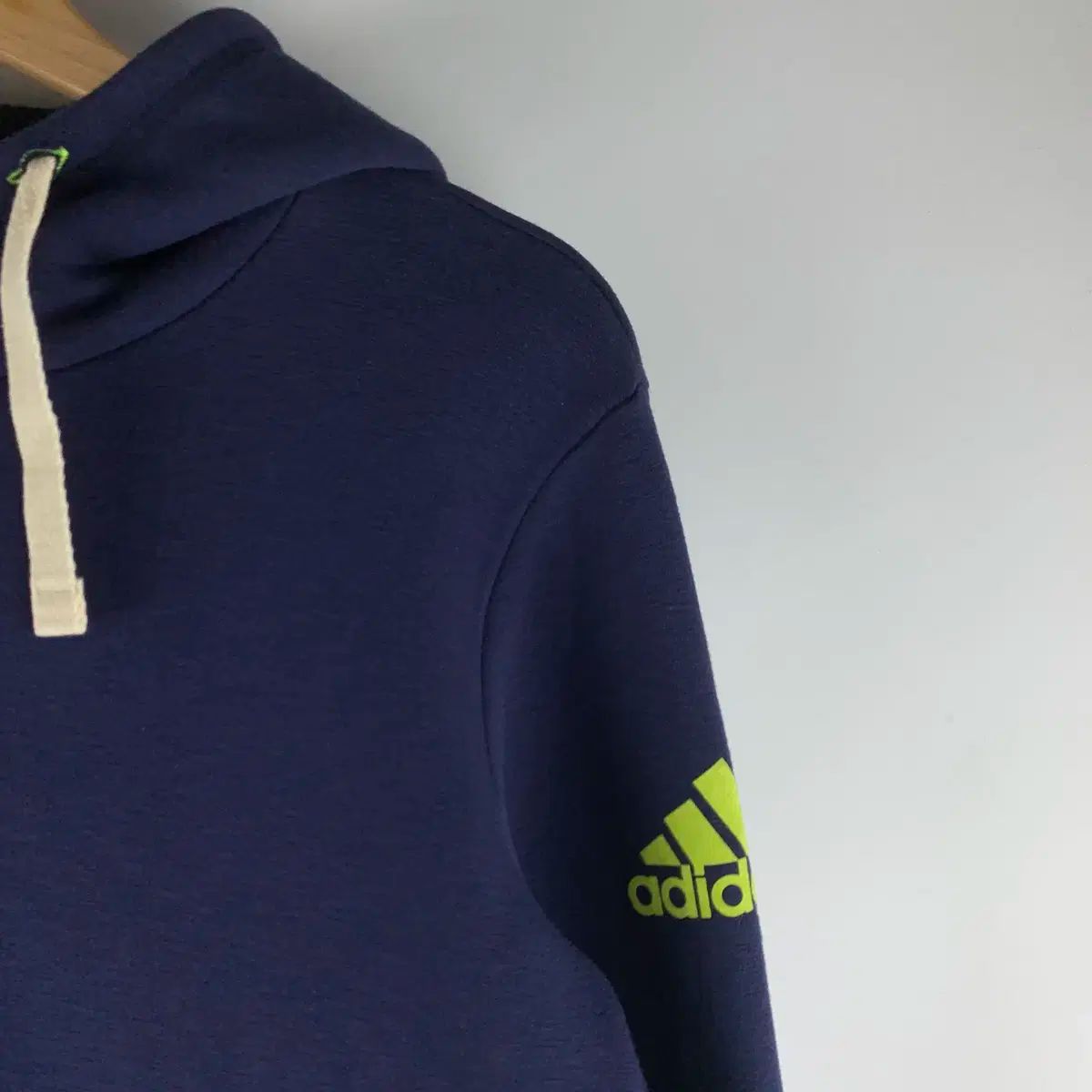 adidas(アディダス) ネイビー 裏起毛 フード付き ジップアップパーカー