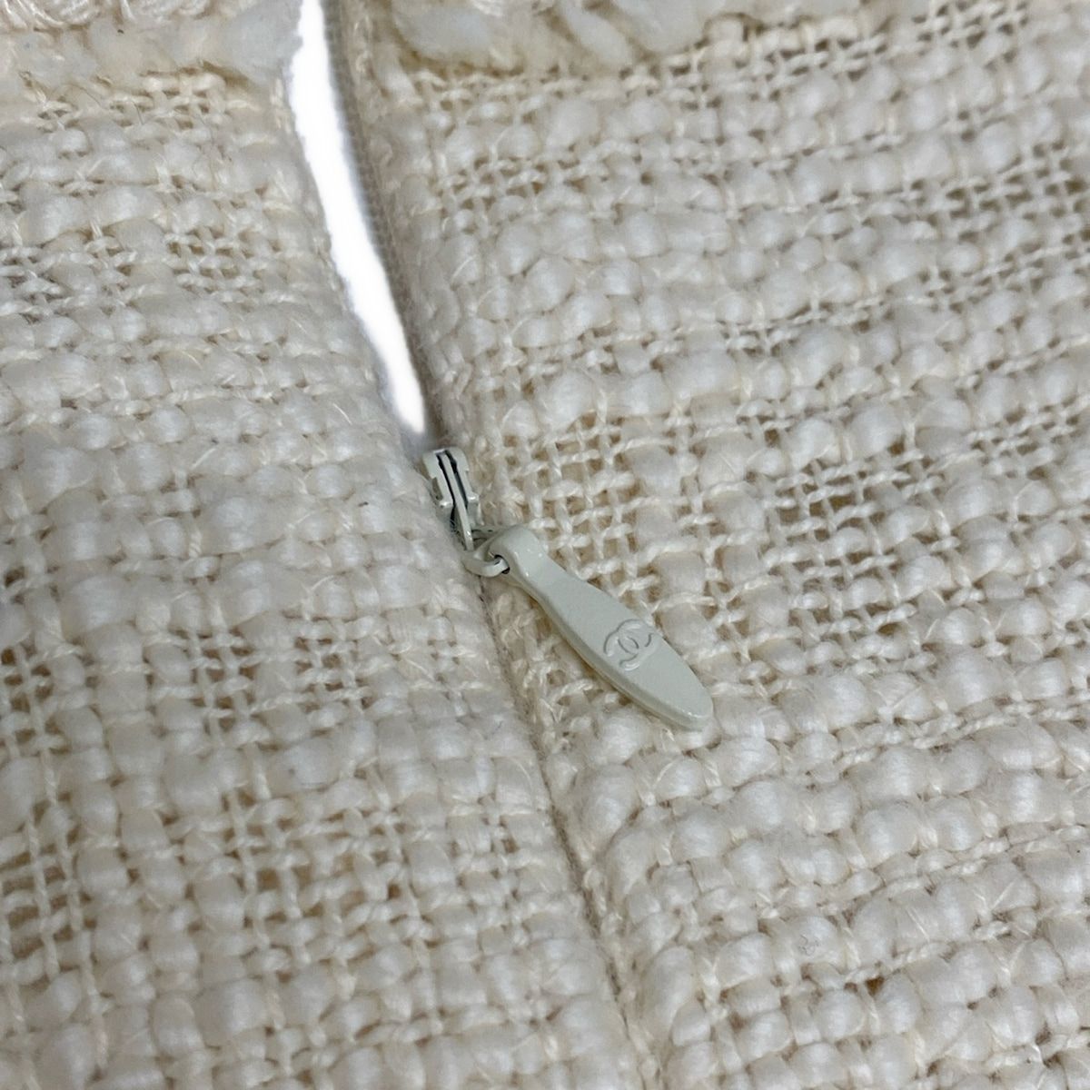 P43891 アイボリー×白×シルバー