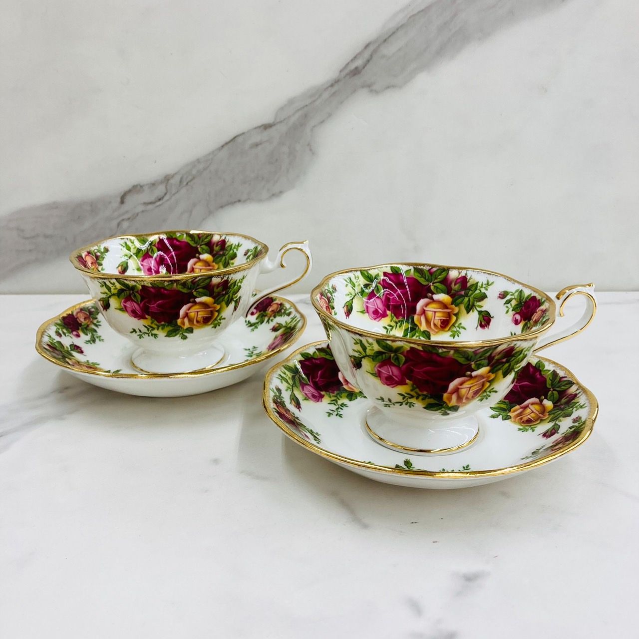 ROYAL ALBERT ロイヤルアルバート カップ&ソーサー 2客セット - メルカリ