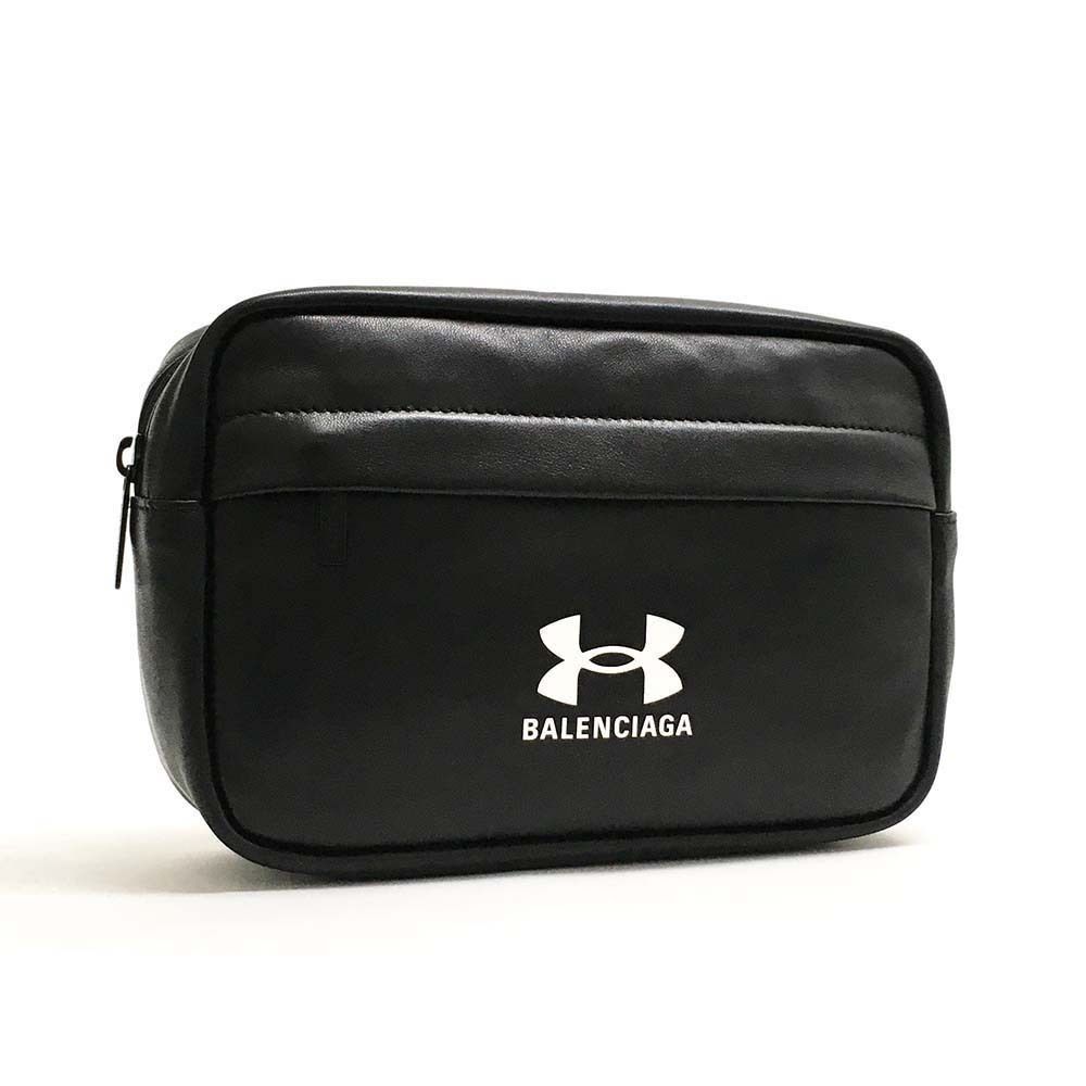 送料込+BALENCIAGA+Under Armour クロスボディ ポーチ 新品 BALENCIAGA×Under Armour バレンシアガ×アンダーアーマー