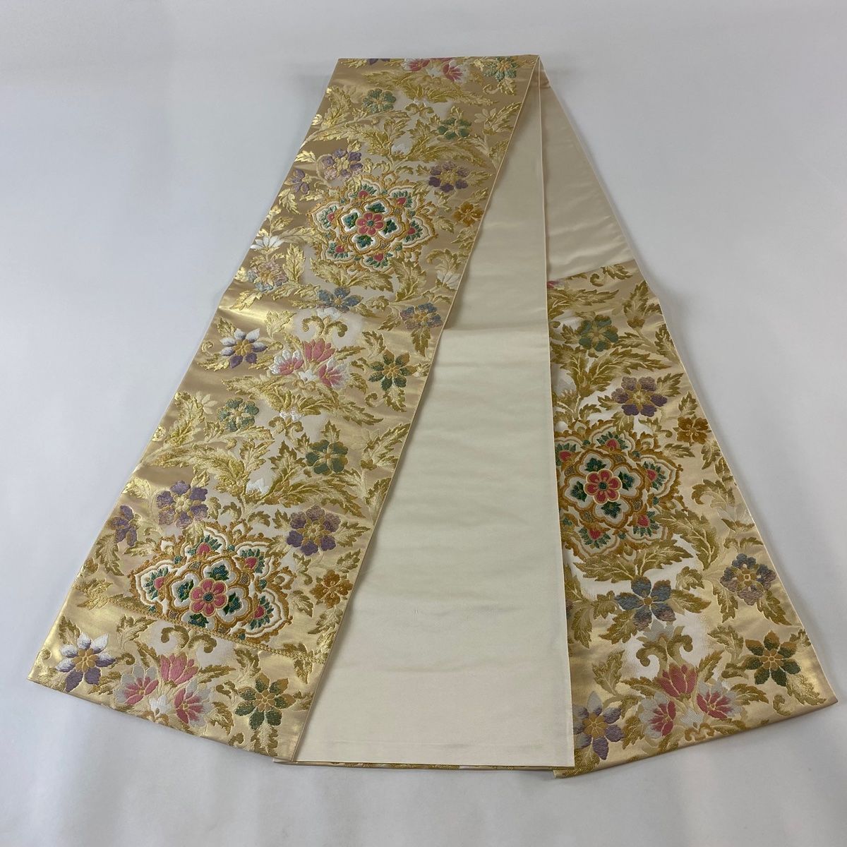袋帯 美品 秀品 華文 草花 箔 金糸 金色 六通 正絹 【中古