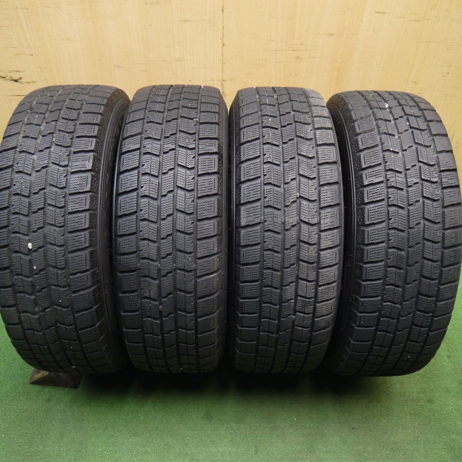 バリ溝！22年！9.5分☆スタッドレス 195/65R15 グッドイヤー アイス 