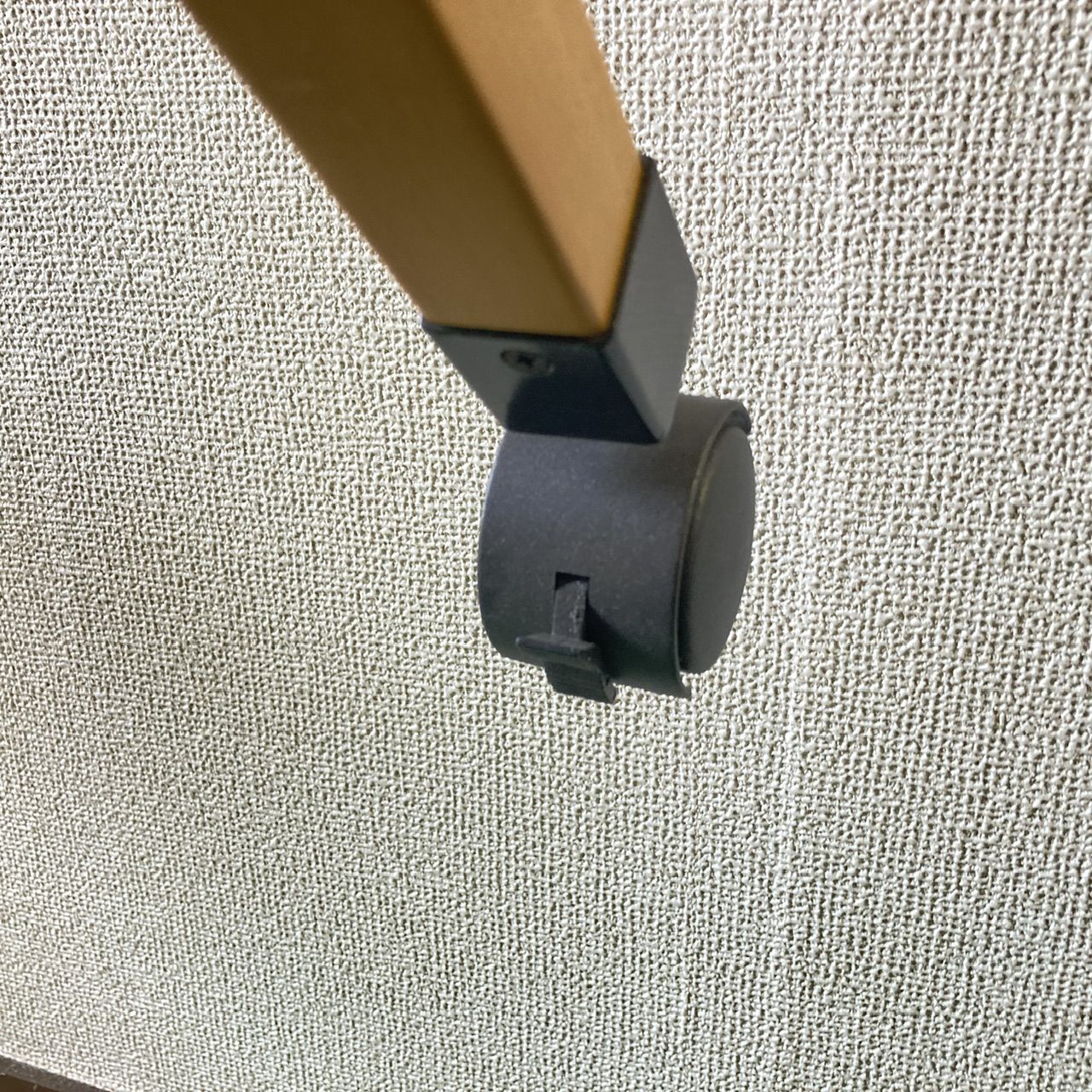 引き取り限定】 介護用椅子 前脚キャスター付きチェア (管理番号  