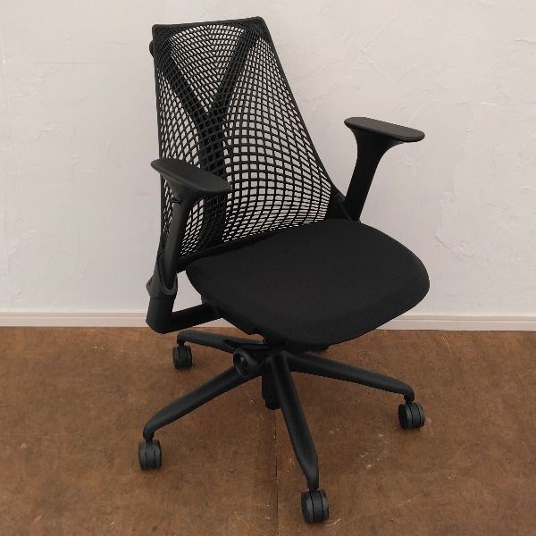 【中古】 HermanMiller/ハーマンミラー 使用期間4か月 オフィスチェア 肘あり セイル チェア セイルチェアブラック 肘有り 肘つき ワークチェア PCチェア パソコンチェア デスクチェア OAチェア チェア イス 椅子