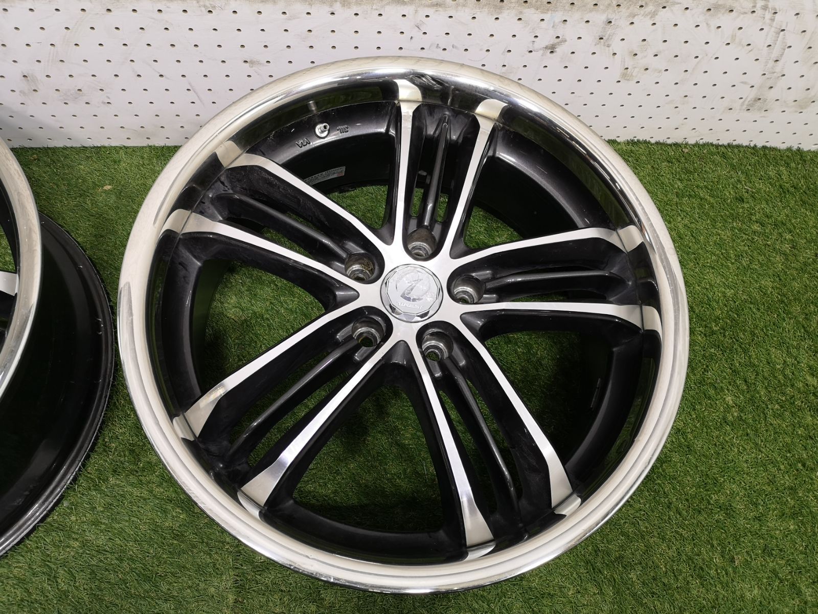 ヴァレストWS-3 18インチ 7.5J +48 225/45R18 オデッセイ WREST 18