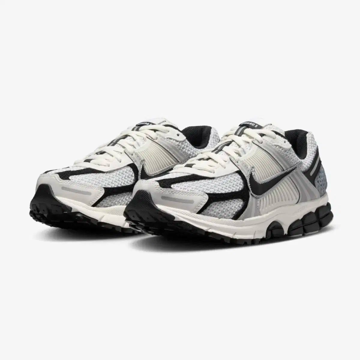 NIKE ナイキ ズーム ボメロ 5 230