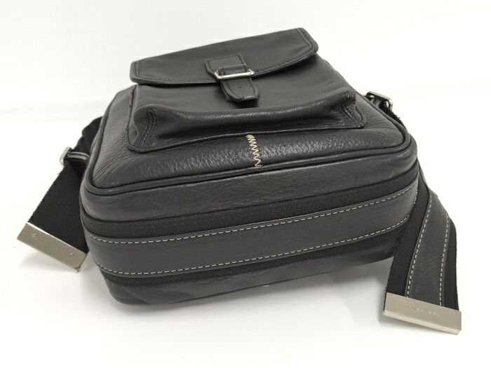 BURBERRY ショルダーバッグ レザー ブラック BURBERRY ブラック