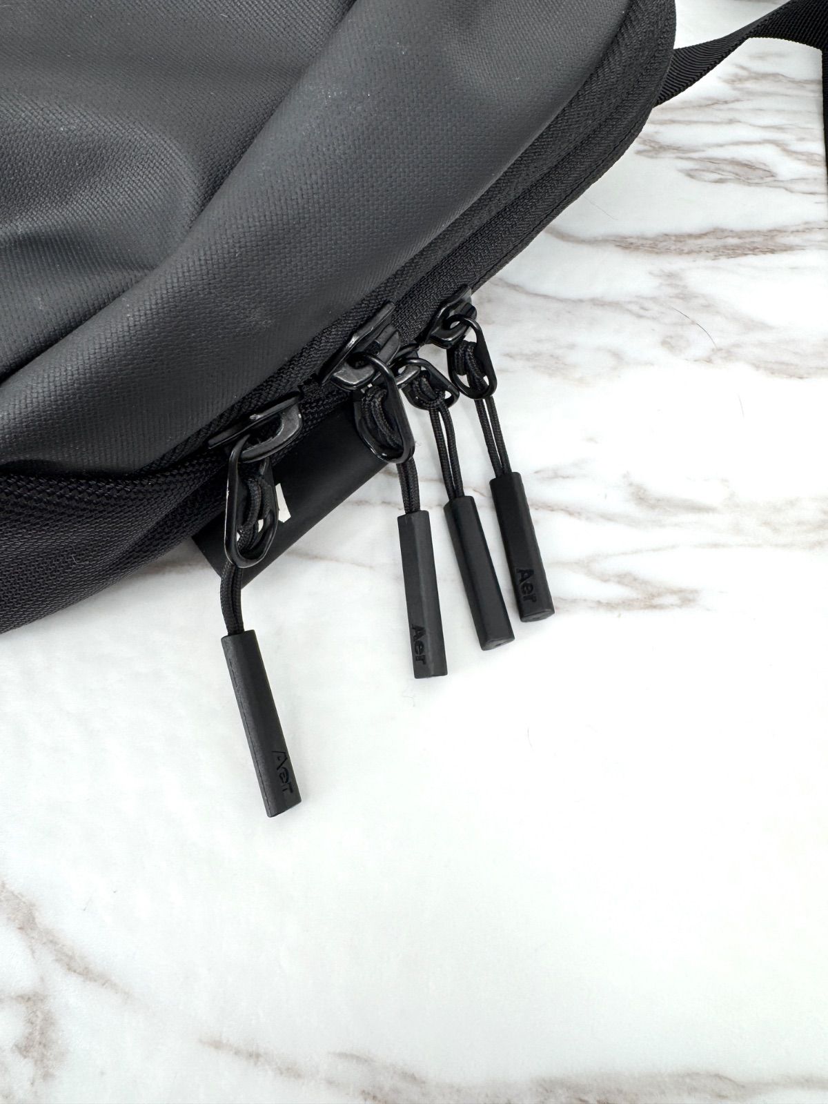 AER TechSling2 テックスリング ボディバッグ ショルダー 黒 AER TechSling2 テックスリング ボディバッグ ショルダー 黒 極