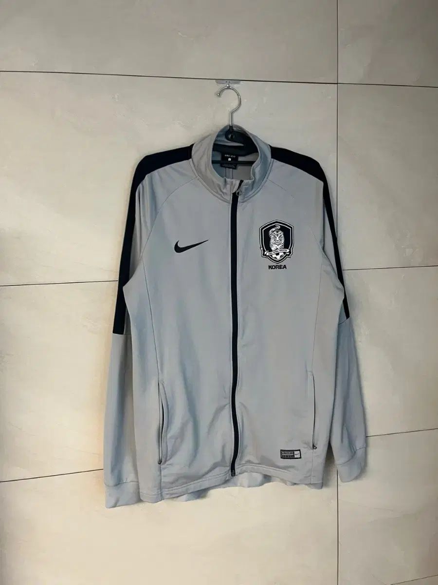 20 NIKE
