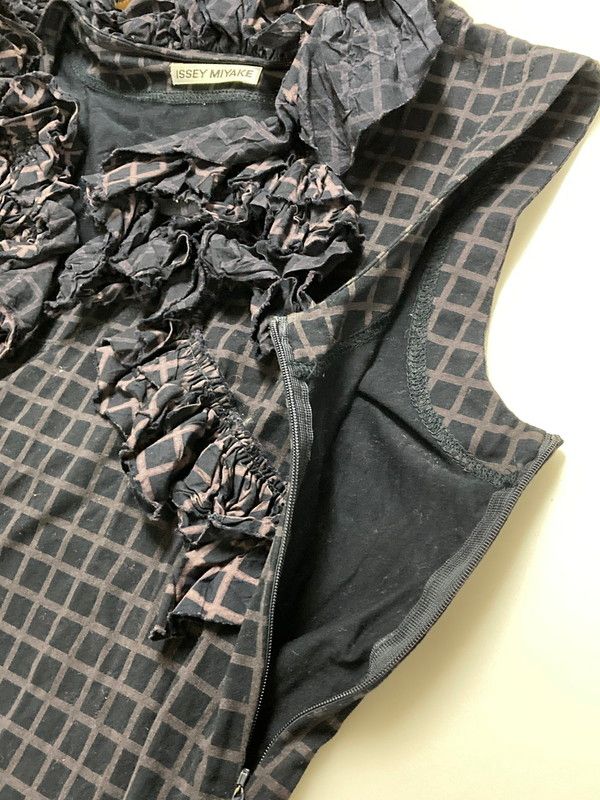 中古品】ISSEY MIYAKE イッセイミヤケ NS 格子柄 フリルトップス