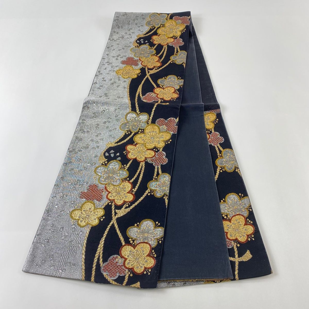 袋帯 美品 秀品 梅 組紐 金糸 箔 黒 六通 正絹 中古 - メルカリ 袋帯 美品 秀品 梅 組紐 金糸 箔 黒 六通 正絹 中古 - メルカリ