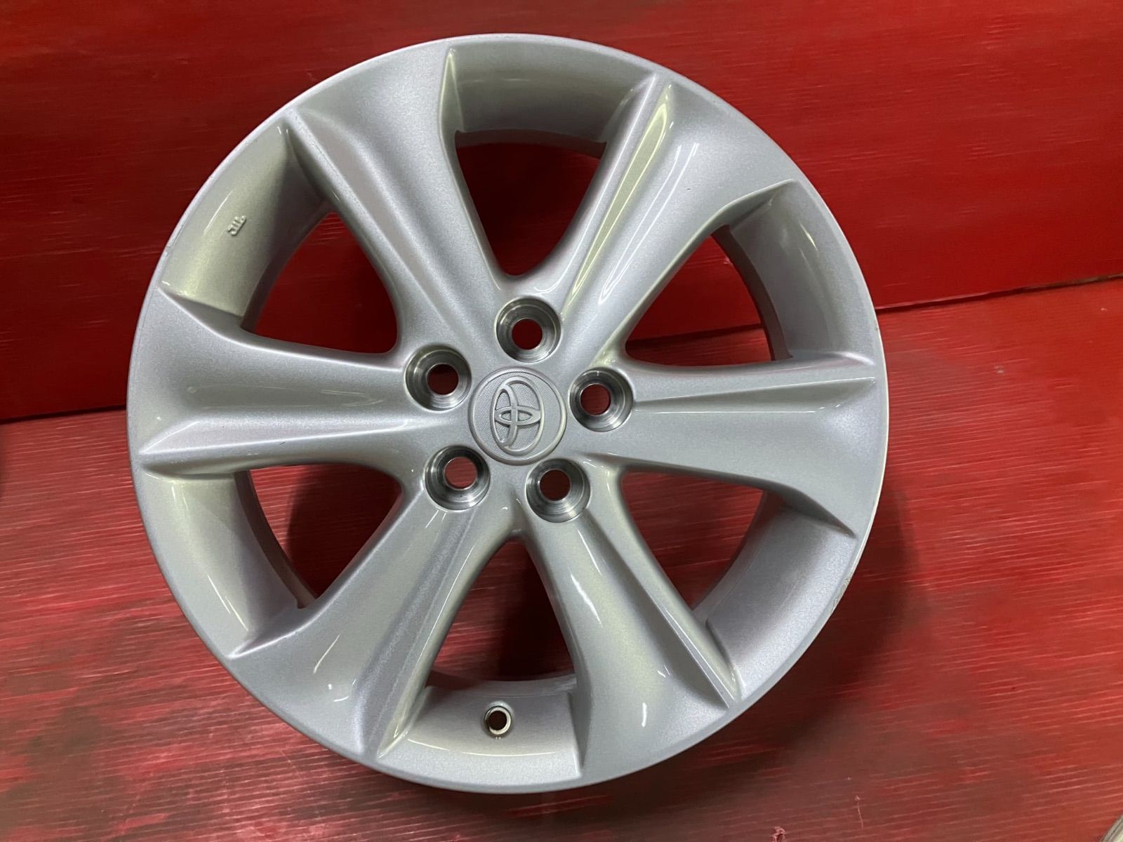 ラクティス純正 4本SET