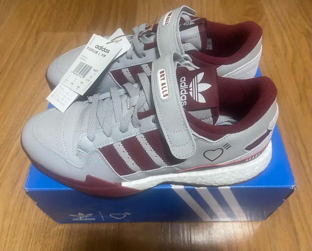 adidas アディダス