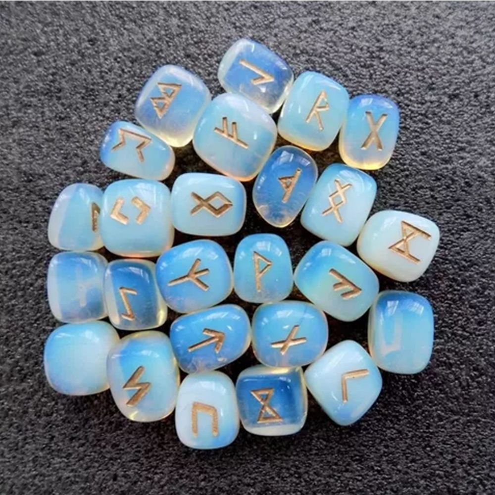 ルーン ルーン ナチュラル ストーン ムーン ストーン ー Rune Rune Natural Stone moon stone