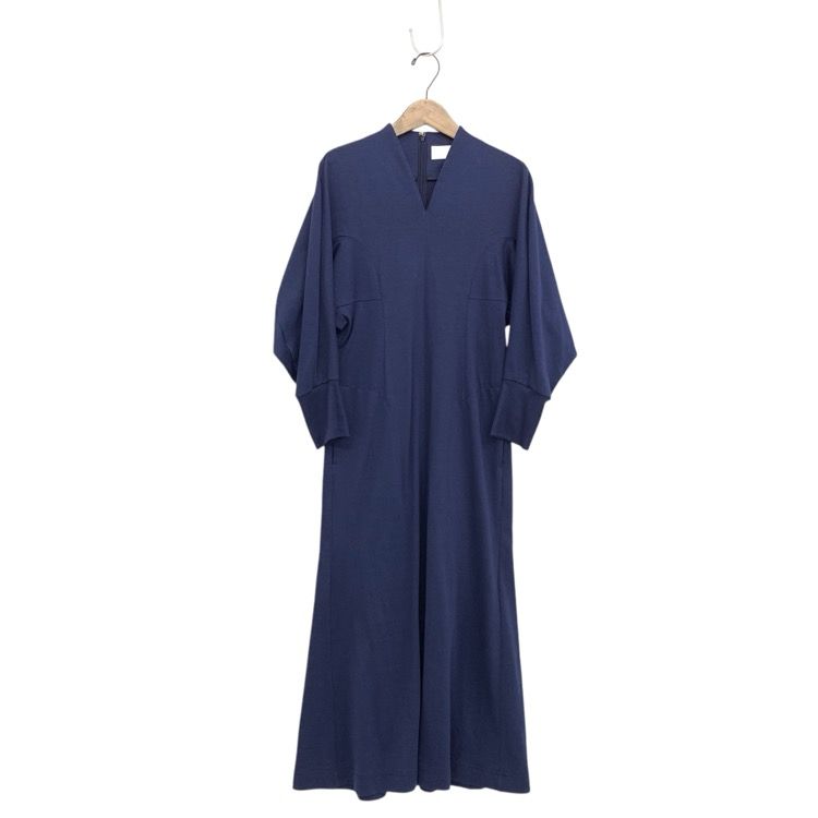 mame kurogouchi マメクロゴウチ Vネック ワンピース Mame Kurogouchi マメクロゴウチ V-Neck Double Faced Knitted