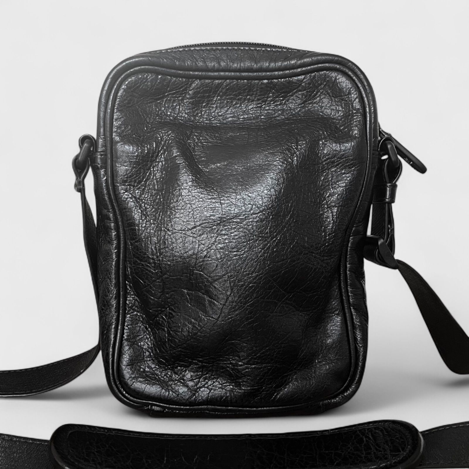 Balenciaga x adidas ボディバッグ ブラック Balenciaga x adidas ボディバッグ ブラック 【公式通販】