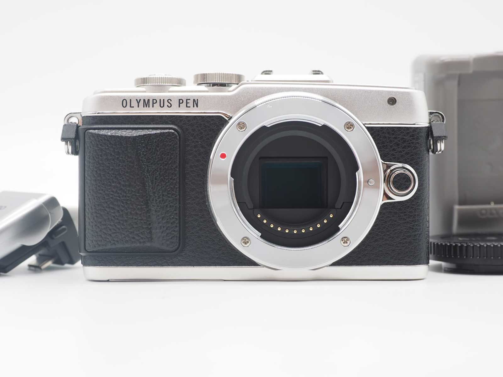 オリンパス Olympus Pen Lite E-PL7 16.0MP Digital Camera Silver 7756 shots Z5534A