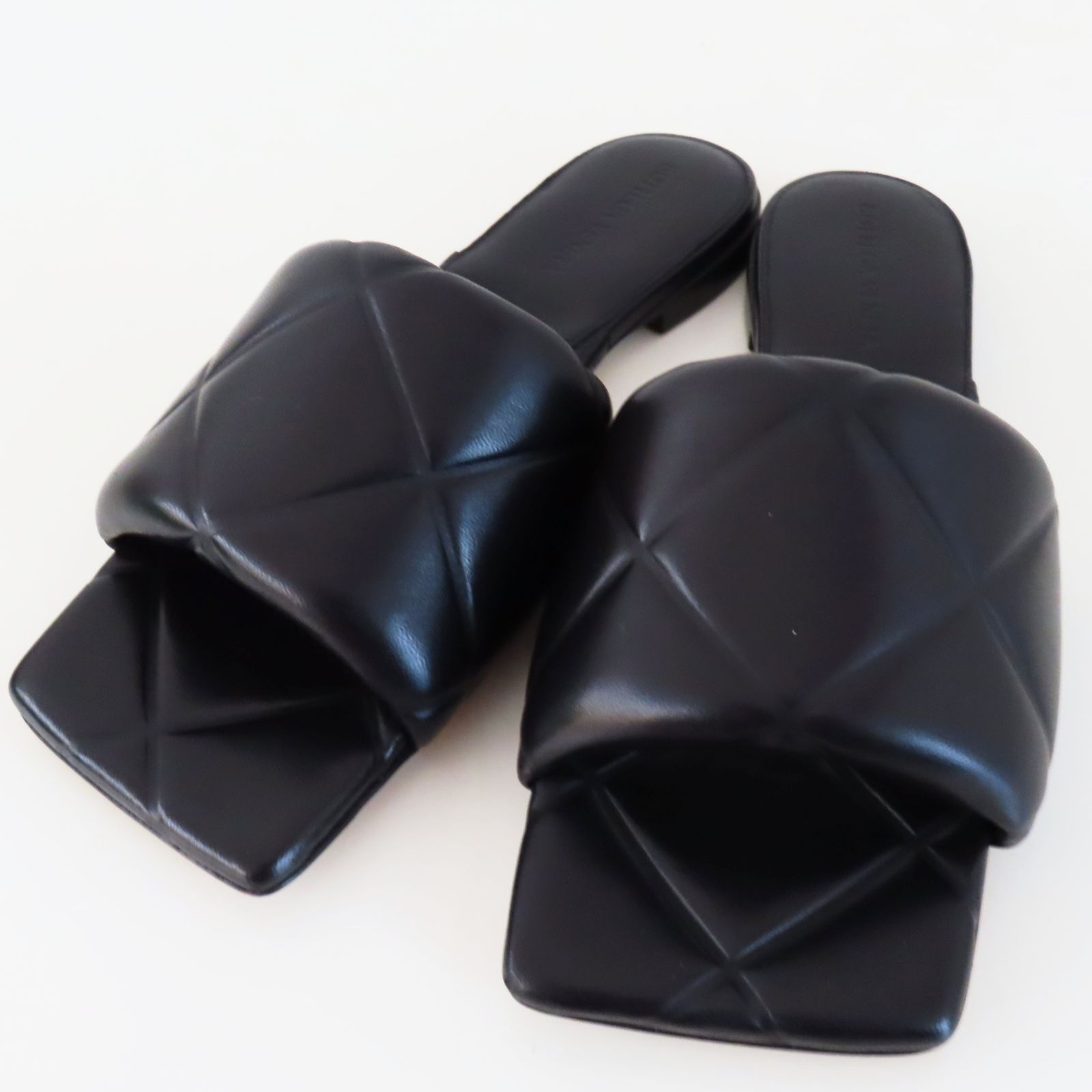 K10 極美品 BOTTEGA VENETA ボッテガヴェネタ キルティングレザー  