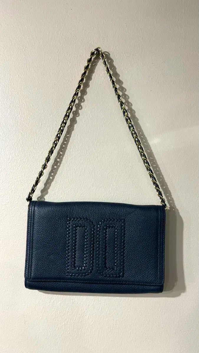 (通常価格) 50 1万ウォン (ほぼ新品) 正規品 DAKS(ダックス) DD ロゴ チェーンバッグ