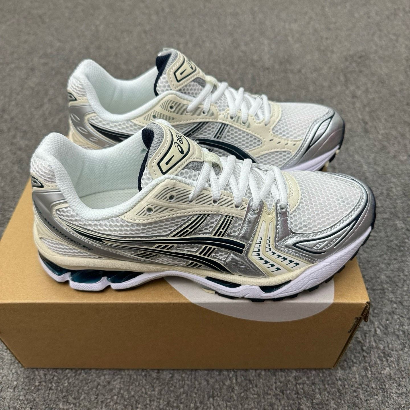 ASICSアシックス GEL-KAYANO 14 アシックス ゲルカヤノ14 Silver